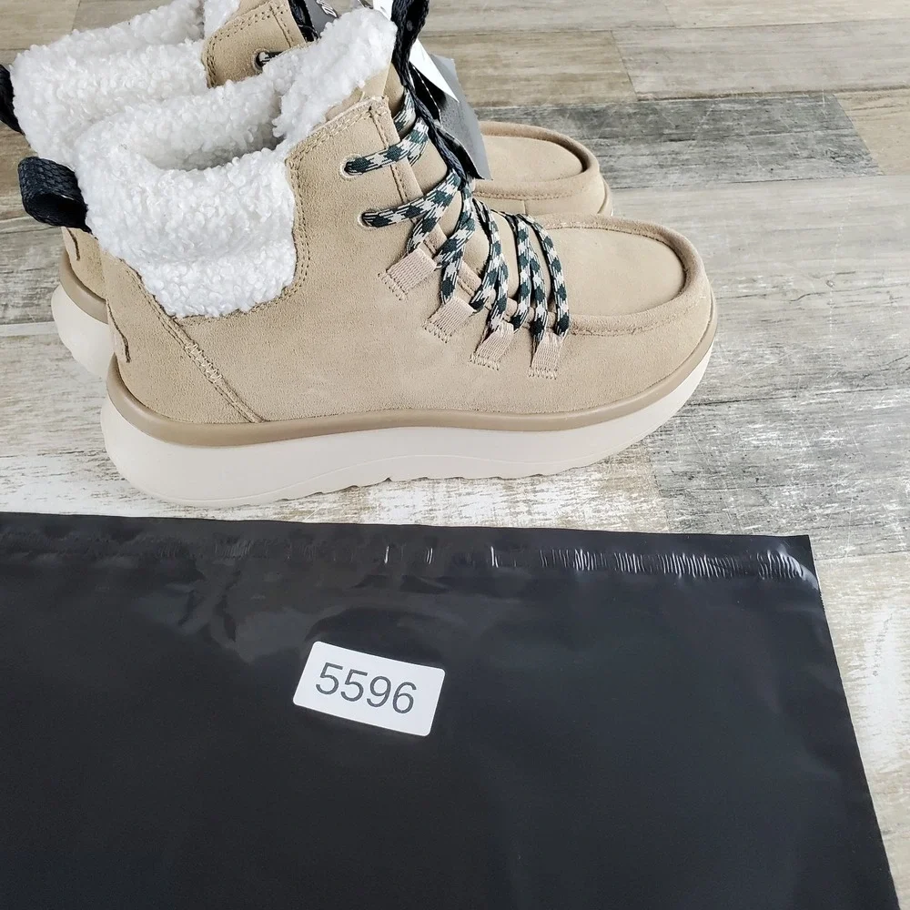 Hey Dude Wendy Peak Apres Suede Cozy Womens Boot Sz 7 Sand Beige Shearling Lined